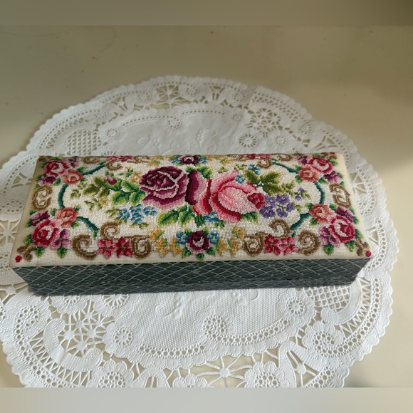 Handmade Floral Embroidered Jewelry Box with Reptile Skin Detail - Picture 1 of 8